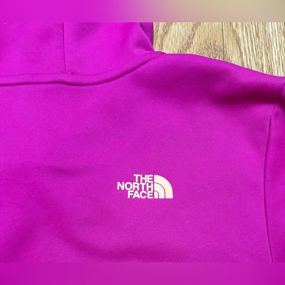 Women’s North Face Hoodie - Picture 5 of 9